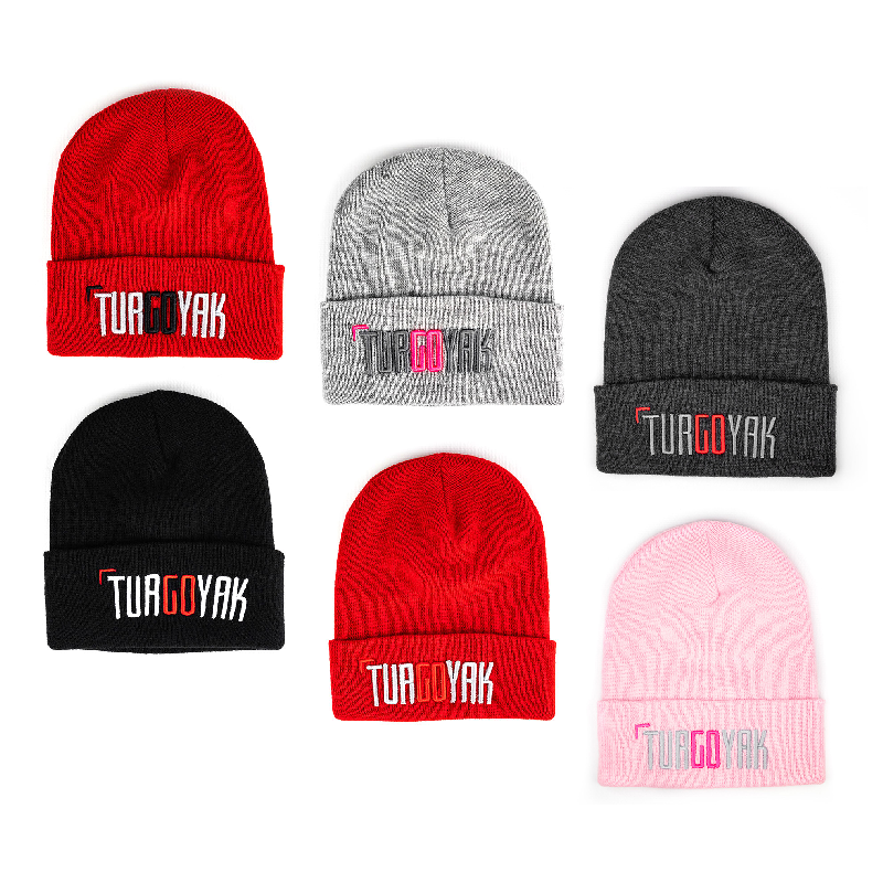 Шапка ТУР ГО ЯК c отворотом (красная)